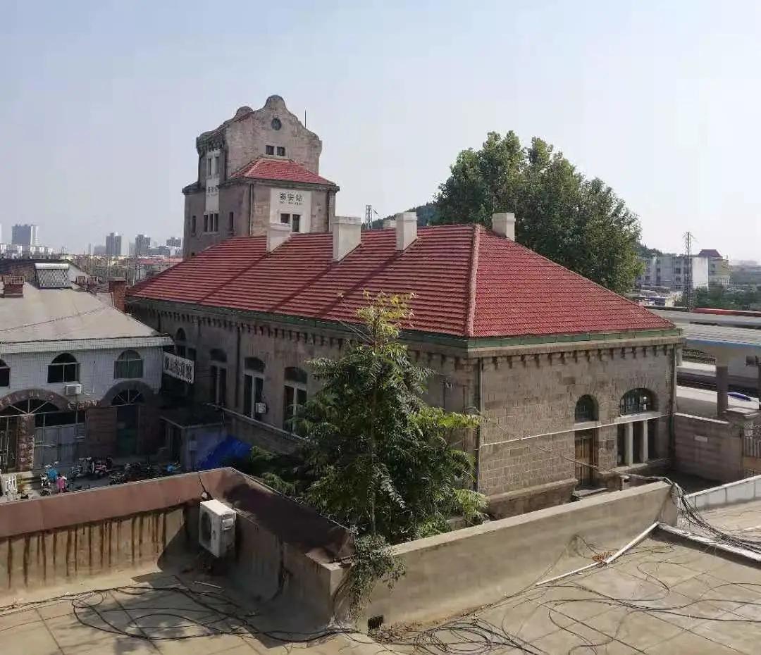 还记得朱自清的荷塘月色吗,朱自清火车站背影原型照片