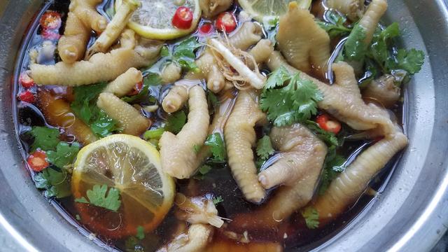 柠檬鸡爪做法家庭版简单不辣无骨,柠檬鸡爪这样做超好吃酸辣开胃