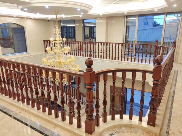 实木楼梯优点和缺点,实木楼梯是属于什么风格