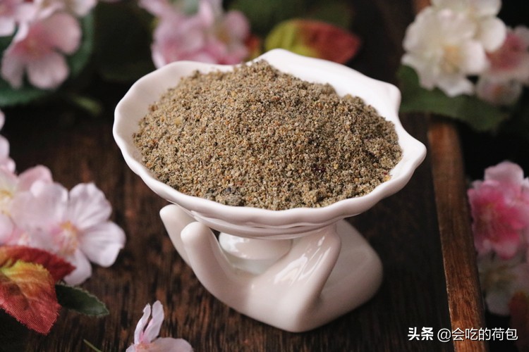 秋天要常吃黑豆，教你1个简单做法，做一次放半年，冲水喝特解馋