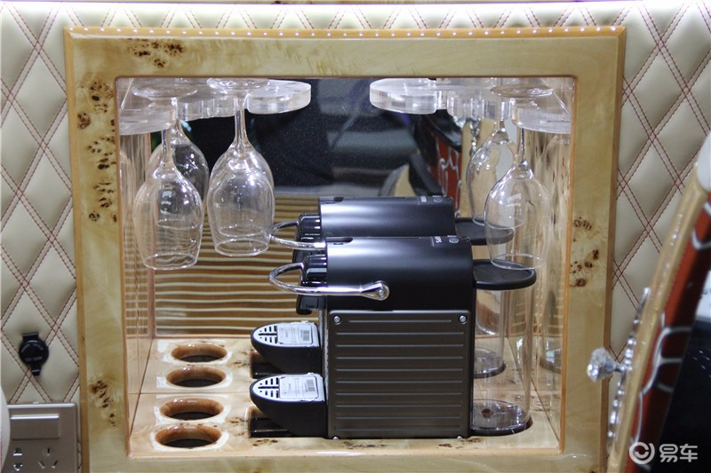 奔驰斯宾特商务车爱马仕,奔驰斯宾特7座爱马仕橙限量版