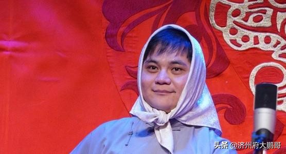 栾云平被郭德纲踹一腿的小品,栾云平被郭麒麟踹一腿的小品