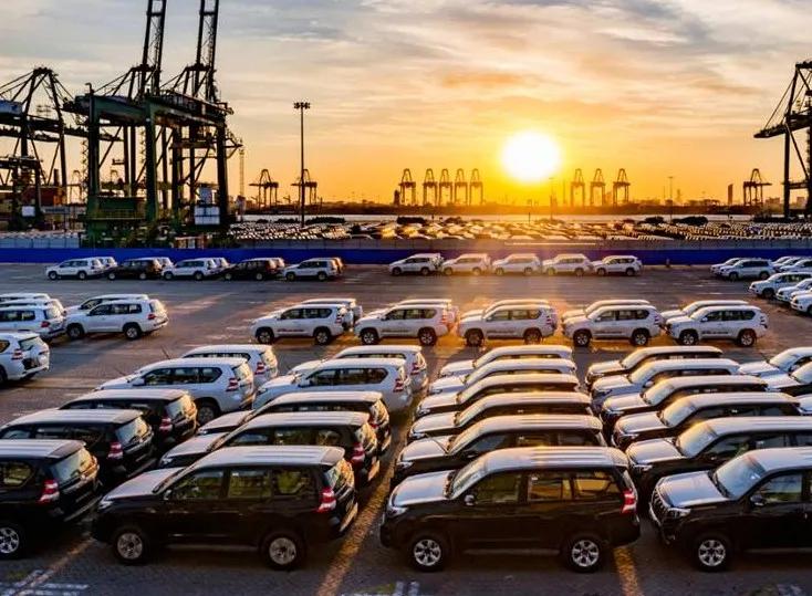 东疆常有好车二手车出口额创下新纪录！