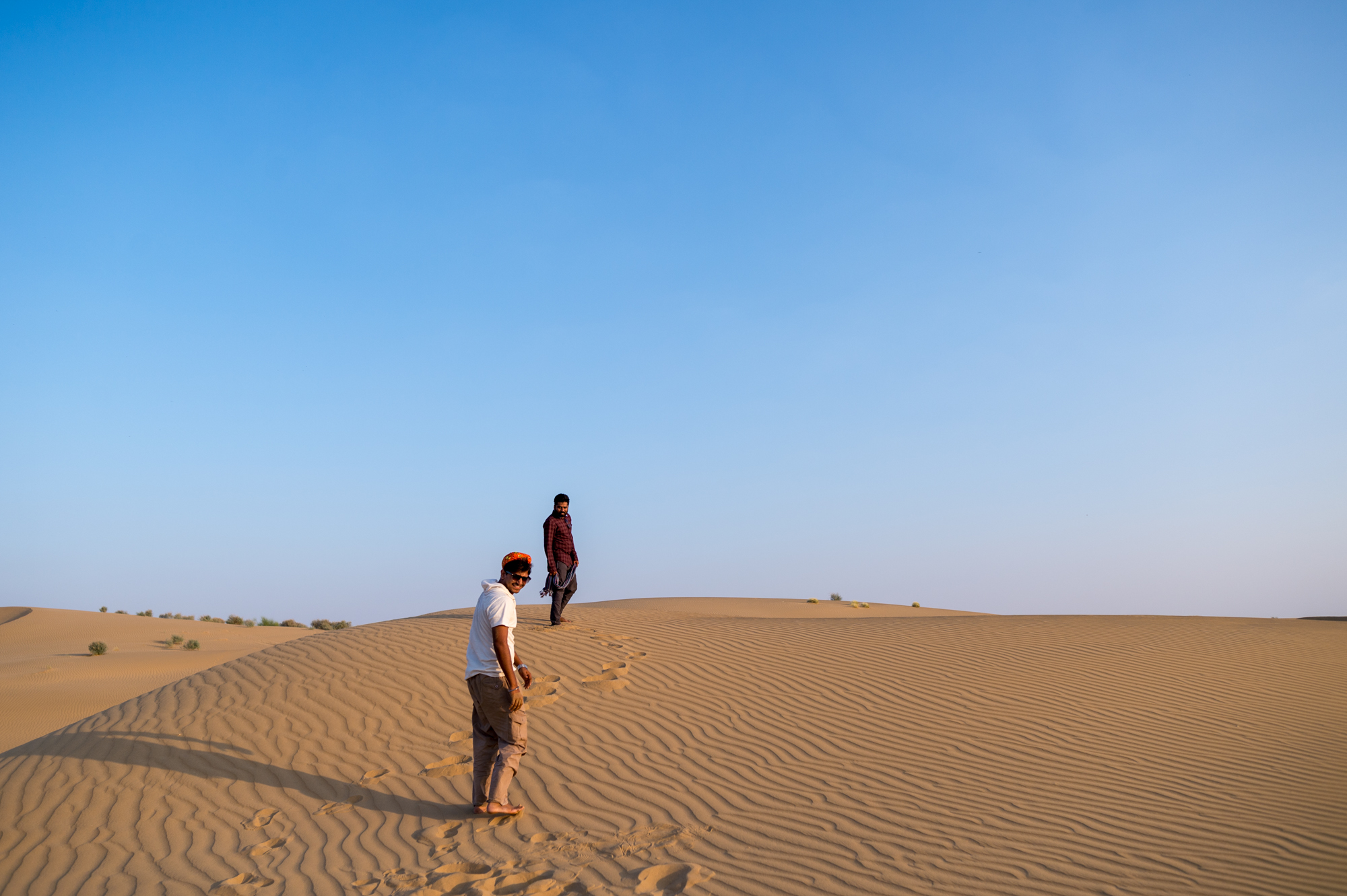 沙漠旅行会遇到的问题,去沙漠旅游可以乱跑吗