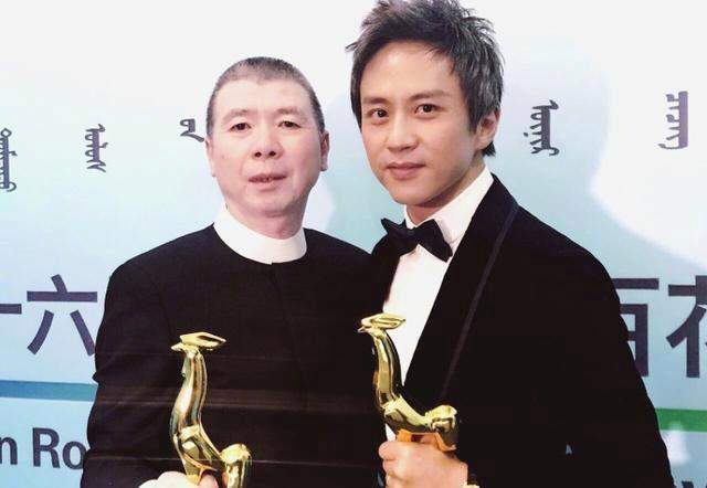 与冯小刚“暗斗”11年，孙俪是真正导火索？邓超冯小刚恩怨始末