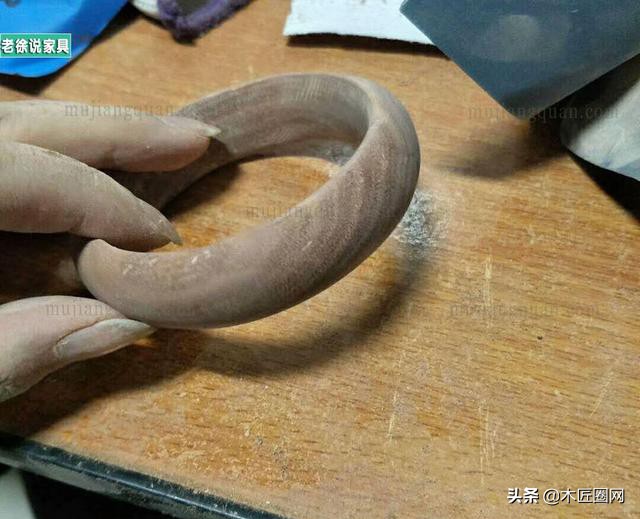 在校大学生开了个木工坊，偏爱使用手工工具，把做木作为最大快感
