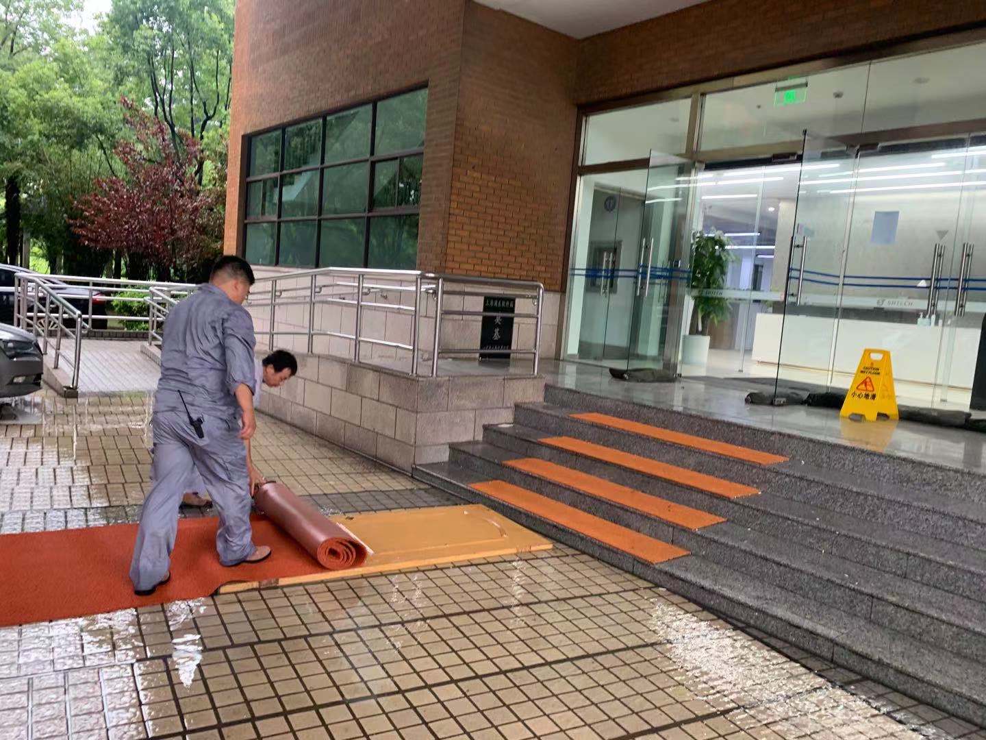 烟花来袭山东众志成城,烟花齐聚上海滩