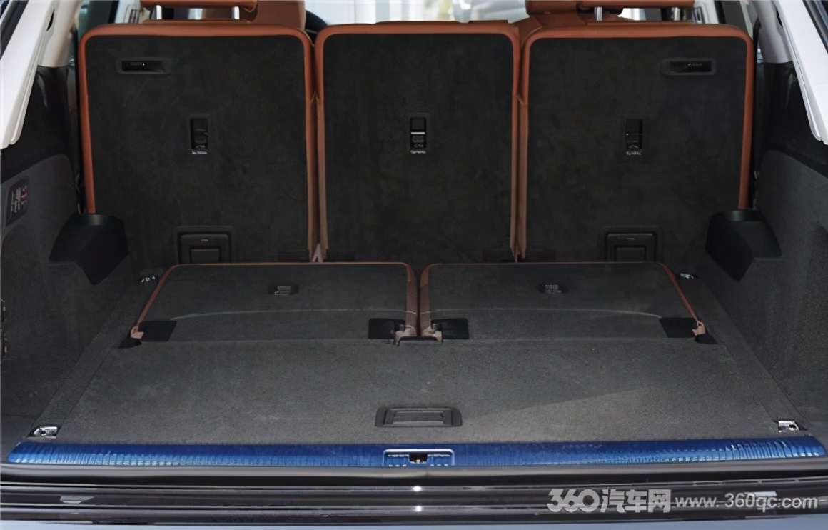 奥迪q7改装案例亮黑套件,新款奥迪q7改装智能大屏