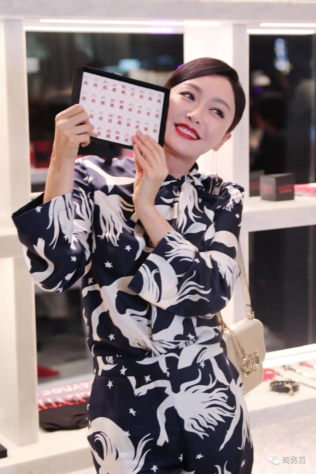 Valentino第一次中国办高定秀，张艺兴来捧场，杜鹃压轴气质绝了