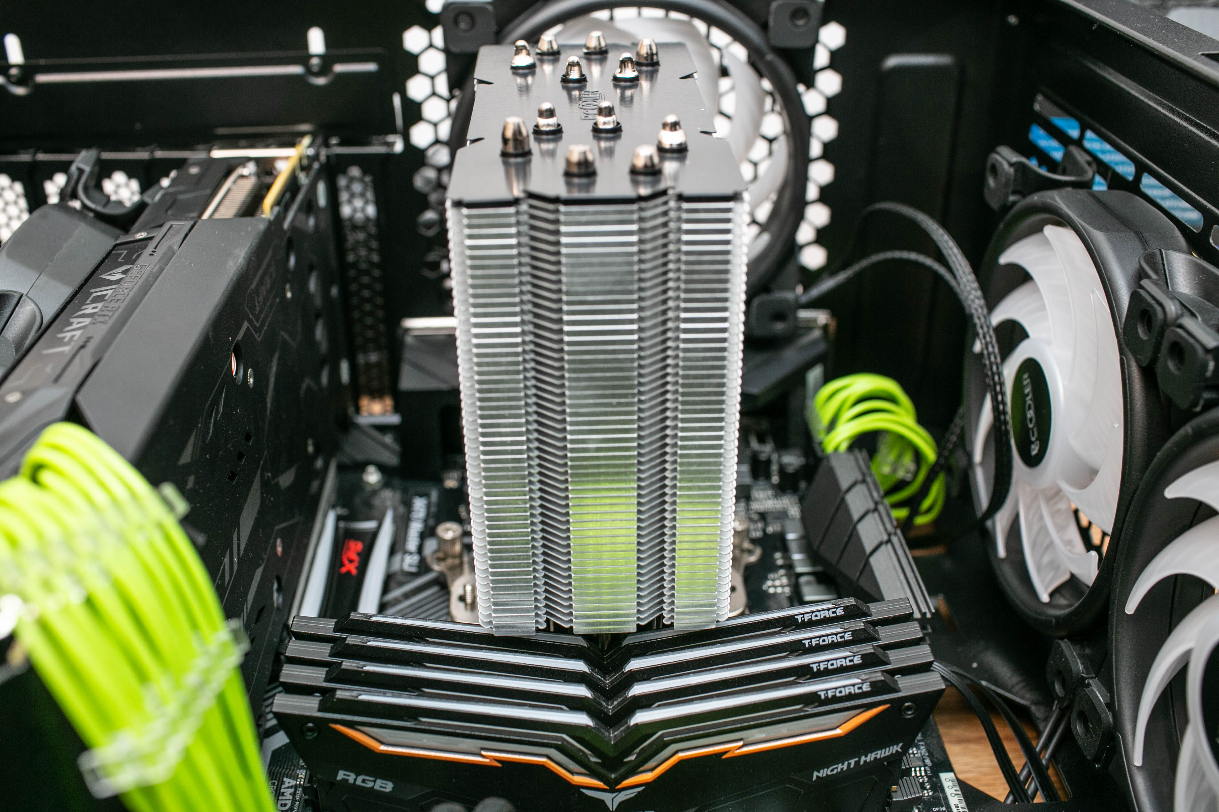 超频三东海风云,超频三东海x4炫彩版能压什么cpu