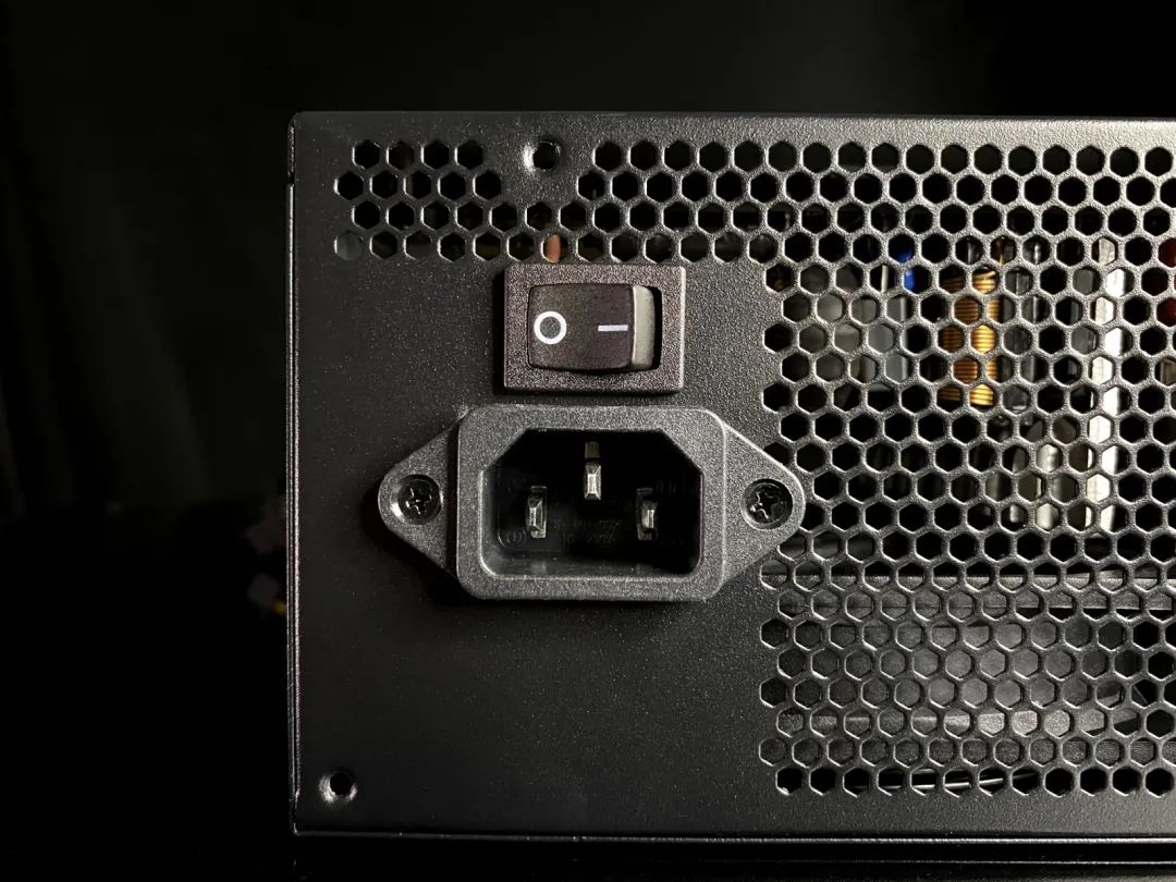 500w电源全新,500w电源长城