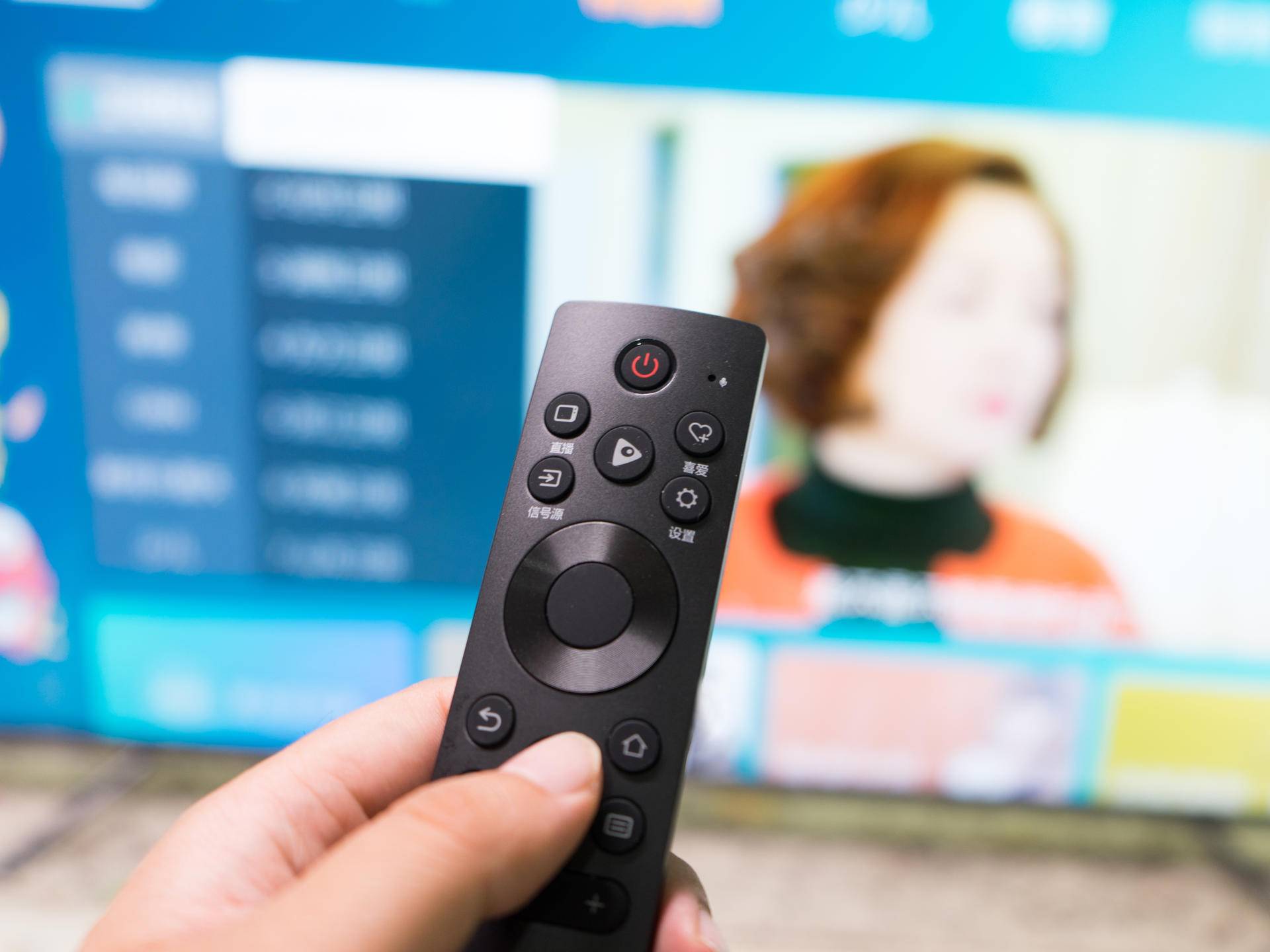 海信电视65寸不卡顿,海信电视hz65e7d屏幕亮度多少