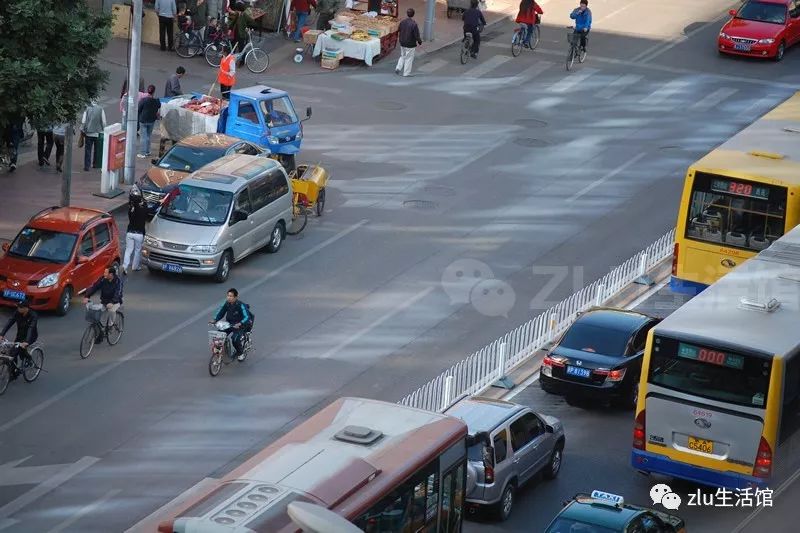 我一下记录了10年北蜂窝路的京华前置大铰接时代