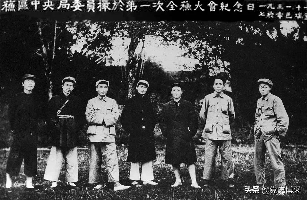 农村包围城市，武装夺取政权：毛*东泽**对中国革命道路最伟大的贡献