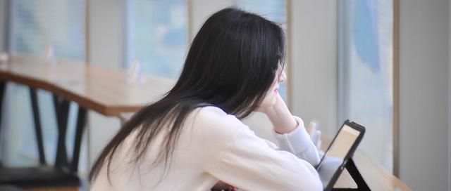 在家歇得一点都不想上班怎么办 (突然感觉一点都不想上班了)