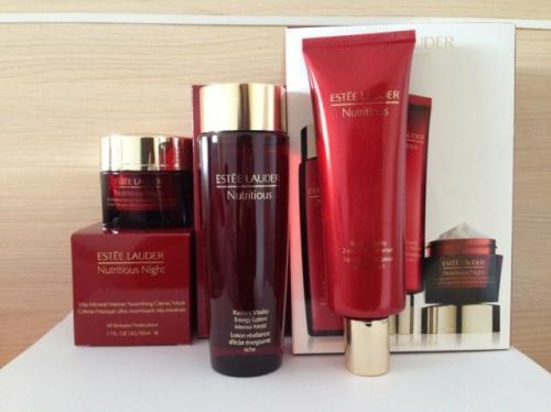 兰蔻和雅诗兰黛护肤品要选择哪个,兰蔻粉水雅诗兰黛小棕瓶倩碧黄油