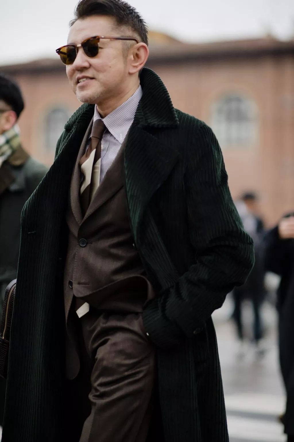 大方得体的穿搭重要性,女生要风度不要温度秋天穿搭