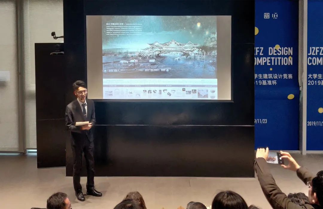 他用一座编织而成的工艺馆获得了基准杯二等奖