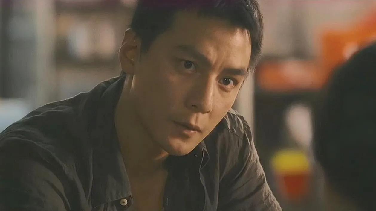 天生“花心脸”，痞帅不油腻，这6位自带坏男生魅力，不耍帅也酷