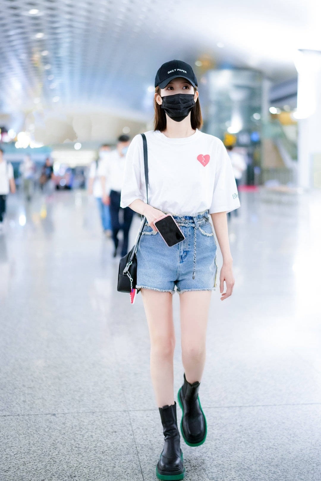 明星短靴搭配什么裤子好看,明星夏季短靴穿搭