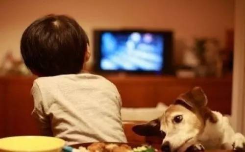 暑假儿童医院爆满原因,暑假结束看眼科爆满