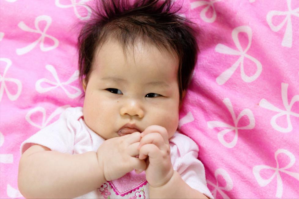 宝宝成长过程如何照顾,满100天的宝宝好带吗