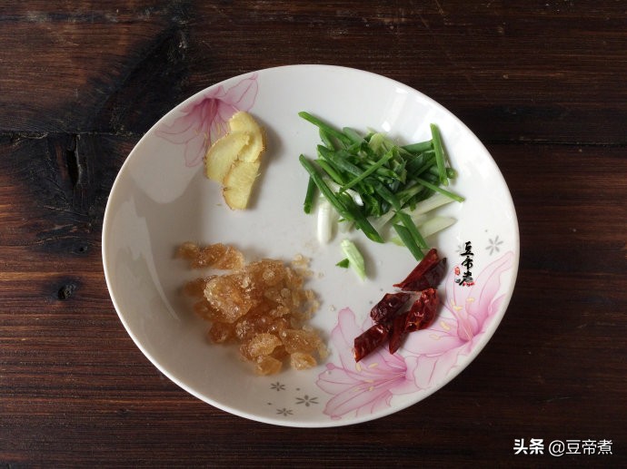 带鱼炸后怎么烧好吃又简单,带鱼的做法不用炸最好吃