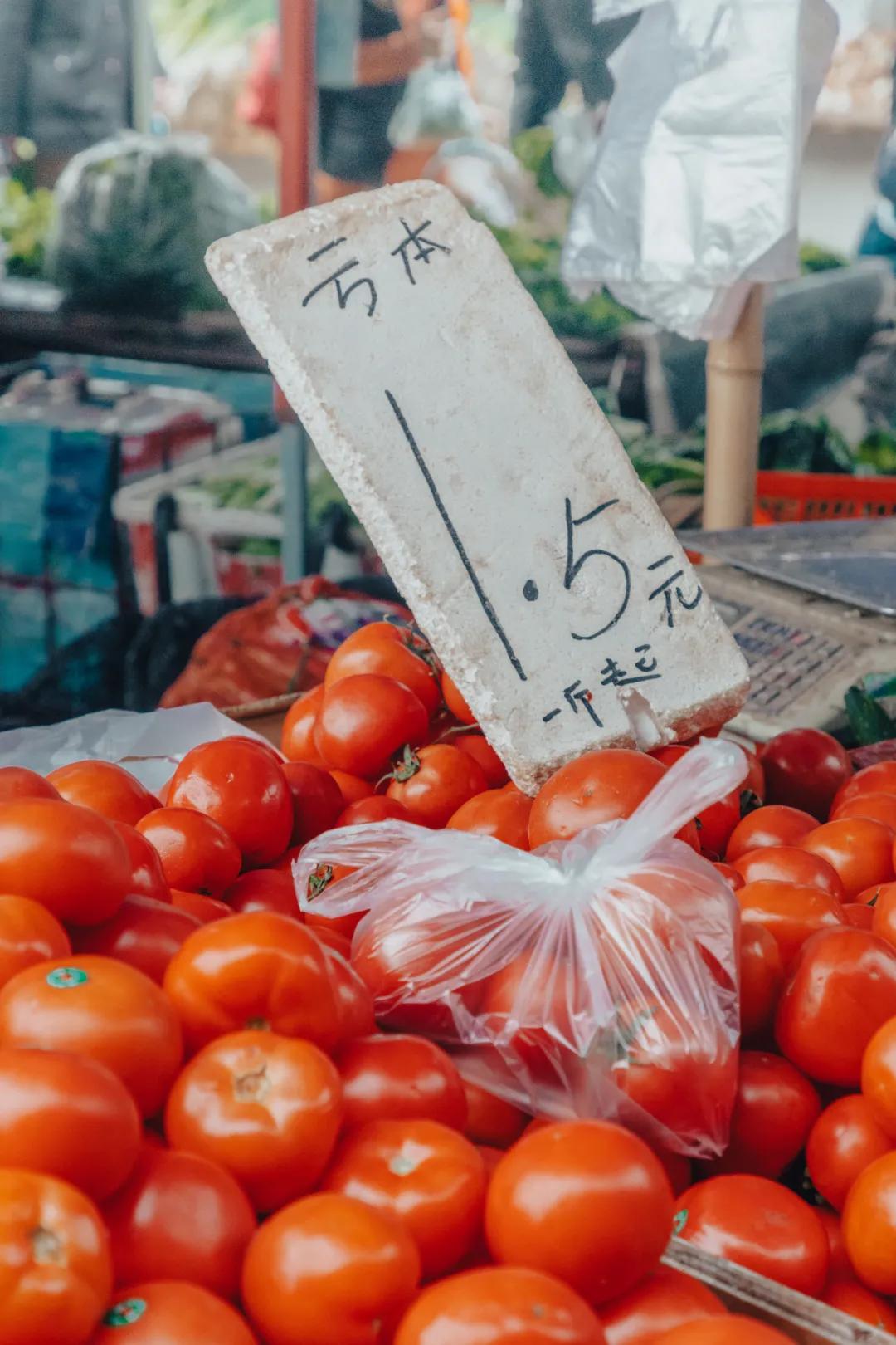沙河边的野生菜市，是成都嬢嬢的狂欢现场