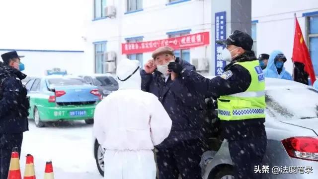 民警一个月不回家,警察忙到一个月不回家