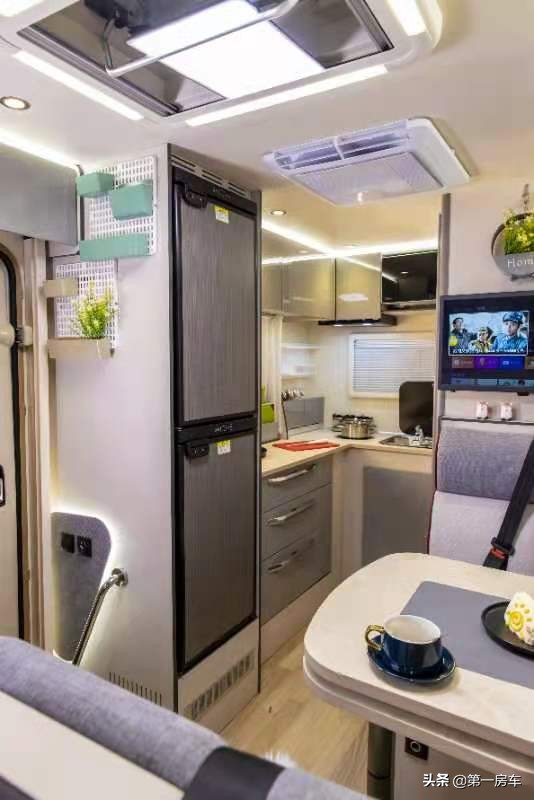 长城炮房车底盘升级气囊,长城炮4座房车测评