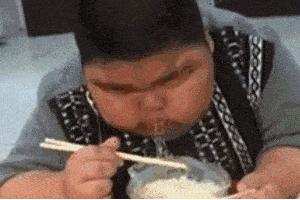 “即使爸爸再忙，也会抽空看美女。”看了娃造的句我笑到打鸣