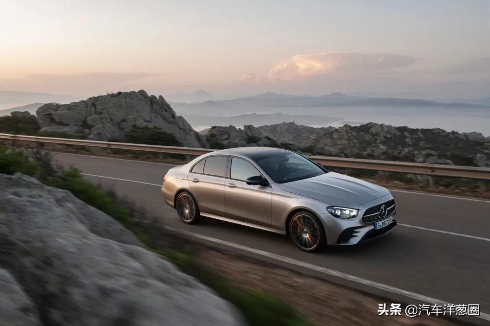 宝马换新车标了！蓝天白云帅炸，以后黑白标只代表低端宝马车主？