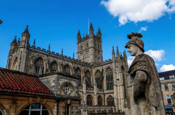 英国巴斯古城旅游攻略,英国巴斯旅游景点