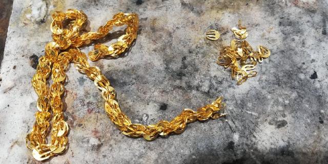 黄金项链有裂痕可以修复吗,黄金项链坏了是修合适还是换合适