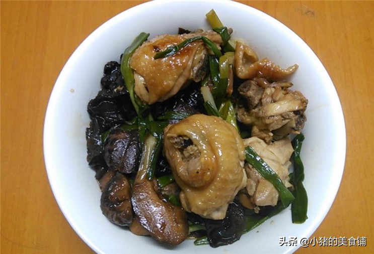 红烧鸡块胡萝卜香菇青椒,香菇香鸡块制作