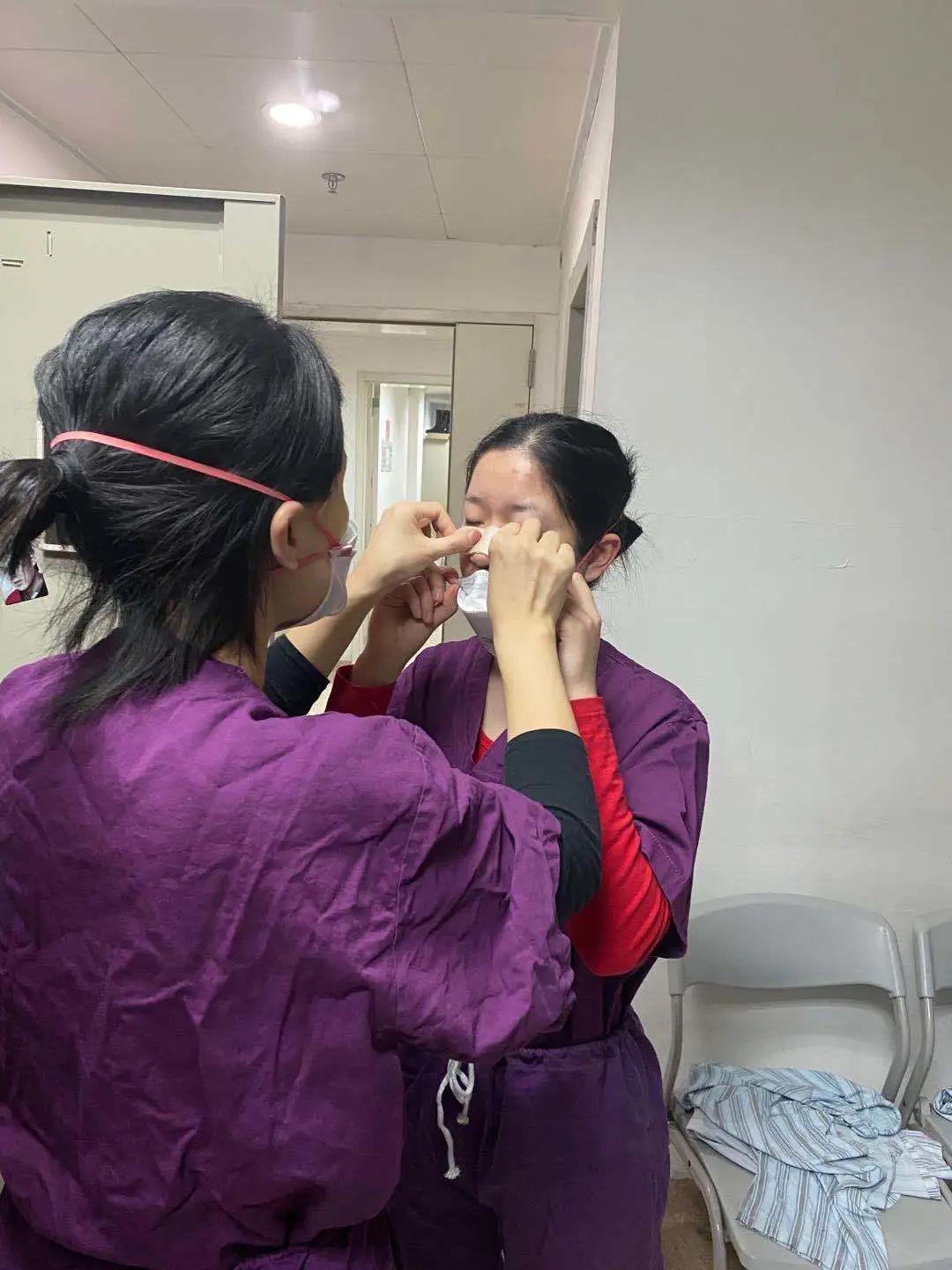 长期戴口罩造成皮肤损伤怎么办,经常戴的口罩怎么消毒