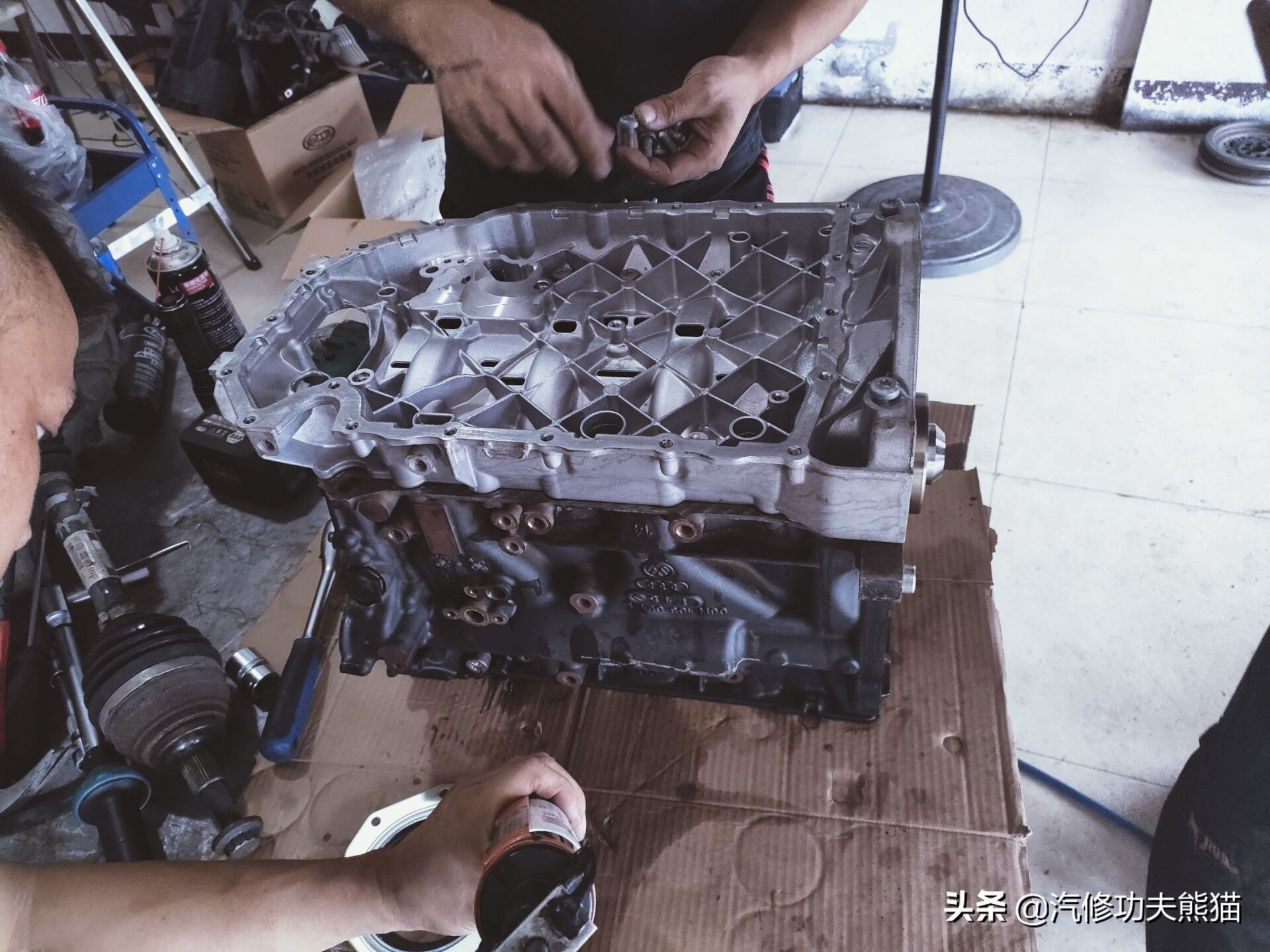 大众夏朗2014款2.0t标配烧机油吗,2016款大众夏朗1.4t发动机烧机油