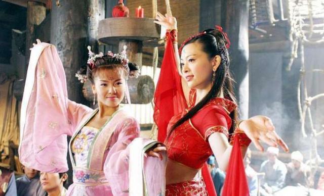 女主分饰三角短剧,女主一人分饰三角的古风剧