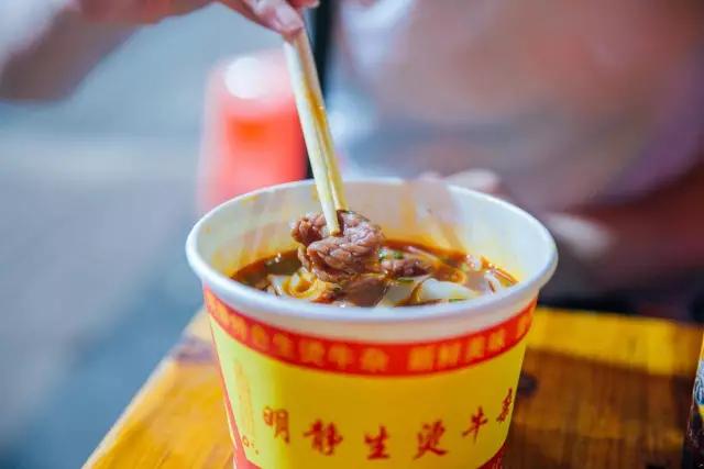 爱吃米粉的有福了，武汉生烫牛肉粉推荐