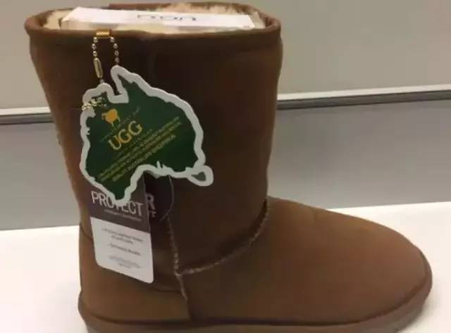 这个坑中国游客的名牌摊上事了……