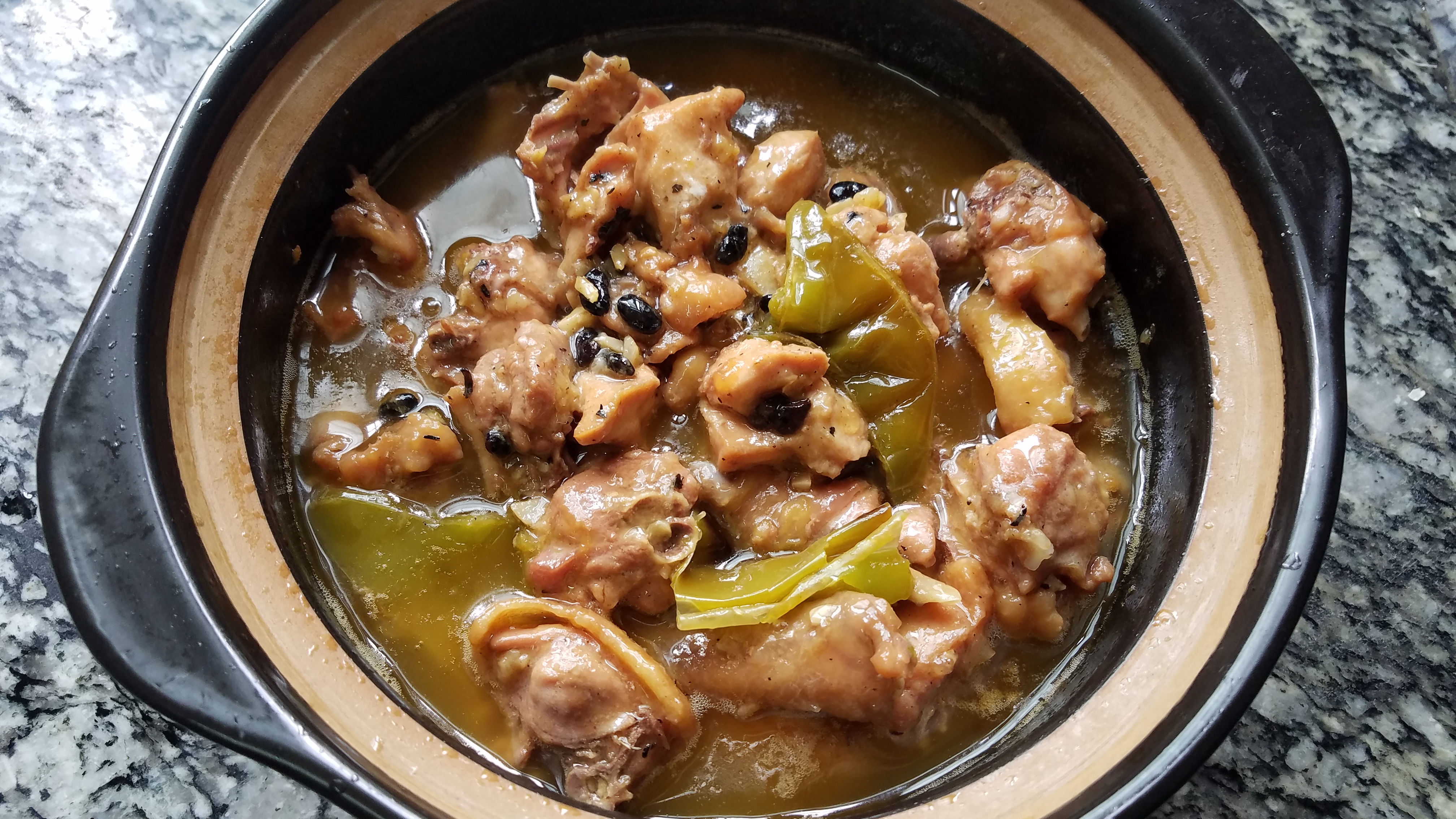 香喷喷的鸡肉煲,鸡肉香嫩的制作方法