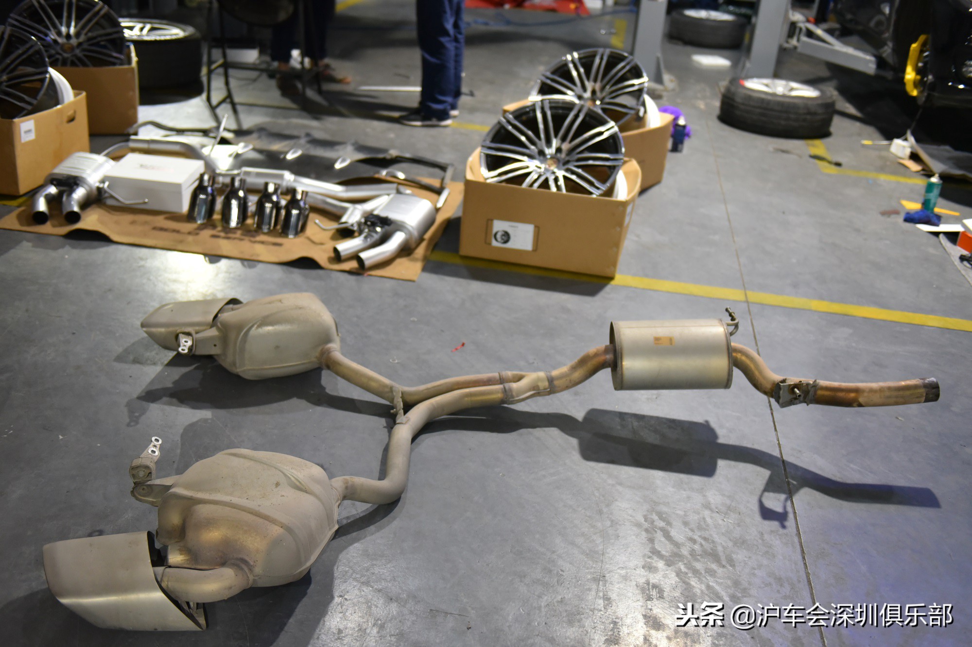 保时捷macan2021宝石蓝21寸大轮毂,保时捷macan改装轮毂