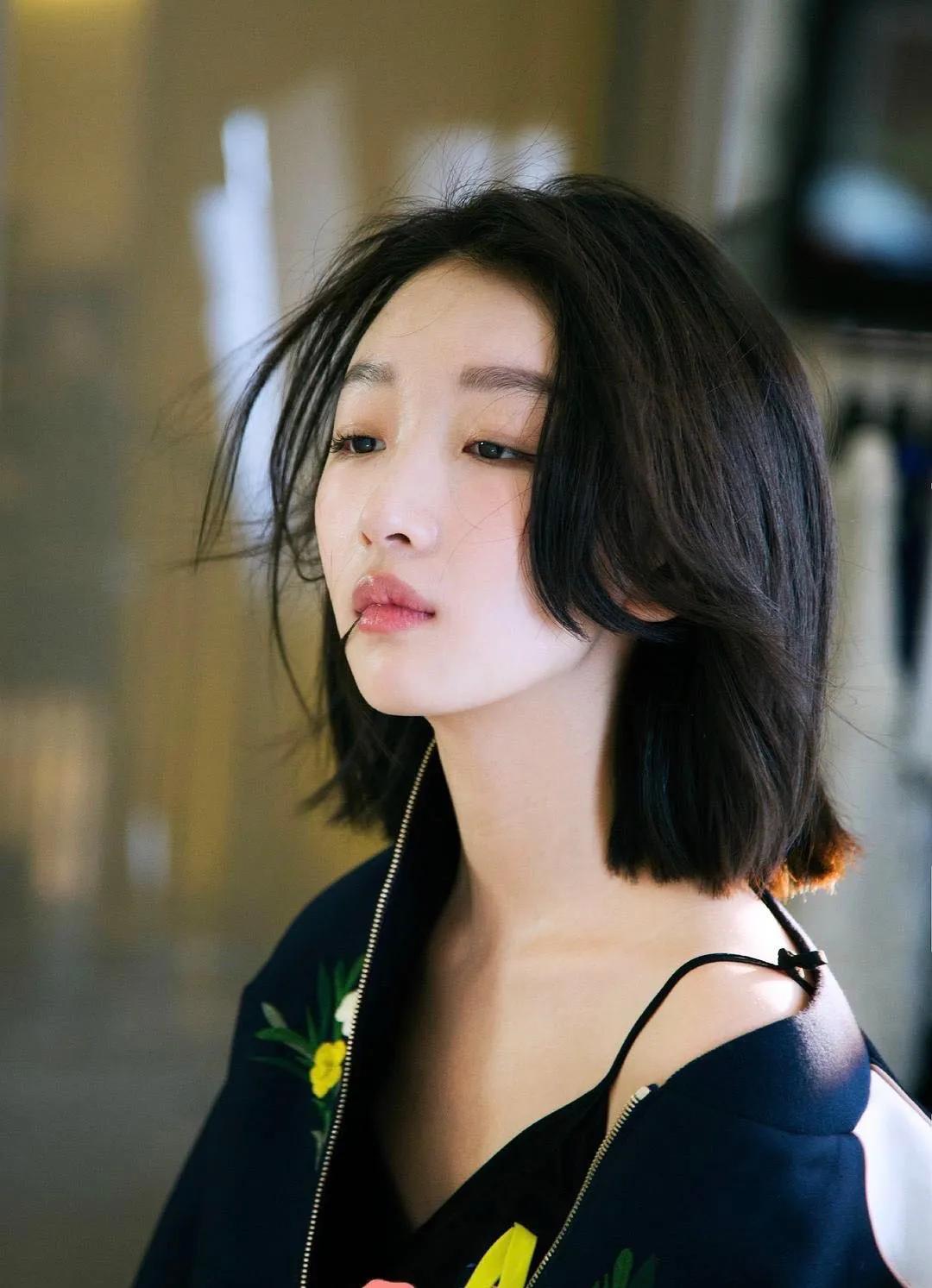 周冬雨过去的小粗腿,小粗腿逆袭