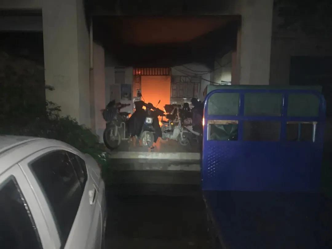 一夫当关万夫莫开形容谁,一夫当关万夫莫开描述的是哪儿