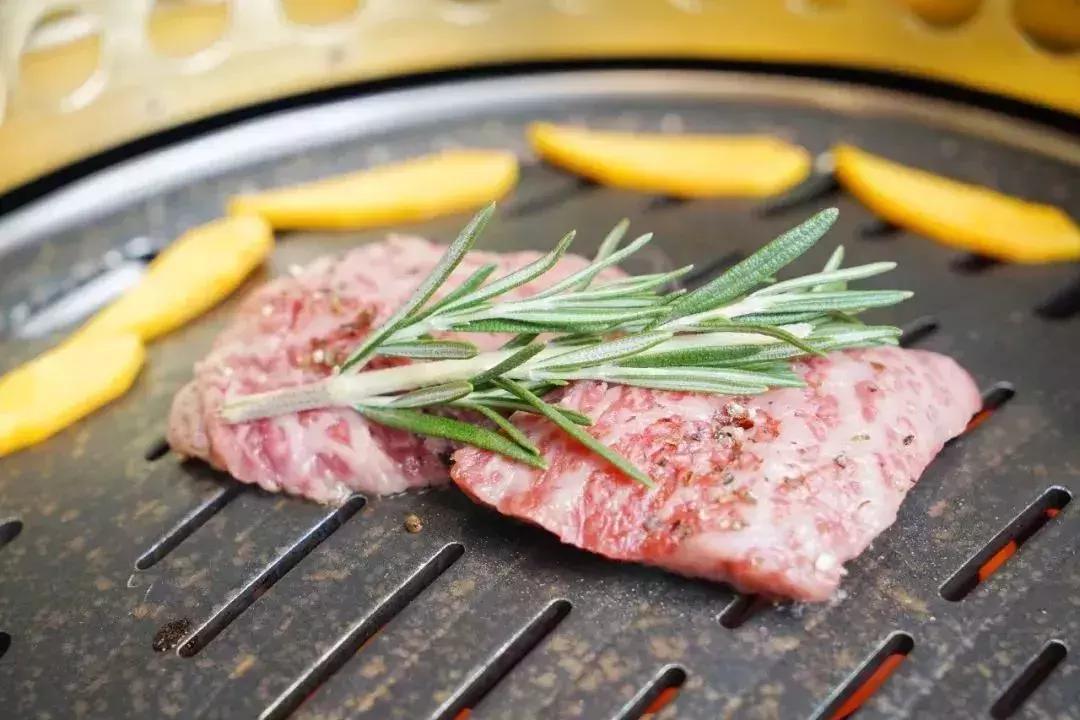 低温熟成牛肉简介,低温熟成牛肉