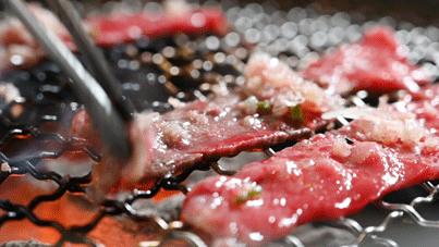 这家烤肉巨头新店开业就“爆店”！现在还能免费吃肉，这也太棒了