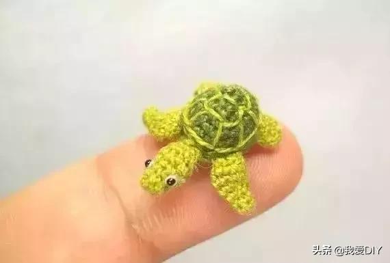 100种超迷你钩针小物钥匙包教程,100种超迷你钩针小物圣诞老人