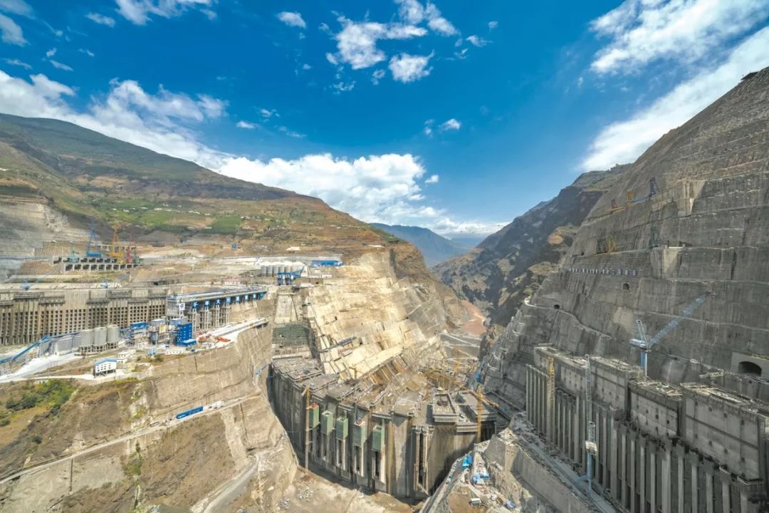 中国最大最震撼工程,西南1900公里超级工程