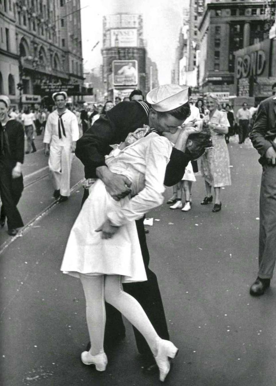 *弹子**穿过士兵*丸睾**射入女医生腹部怀孕：惊人巧合，还是惊天谎言？