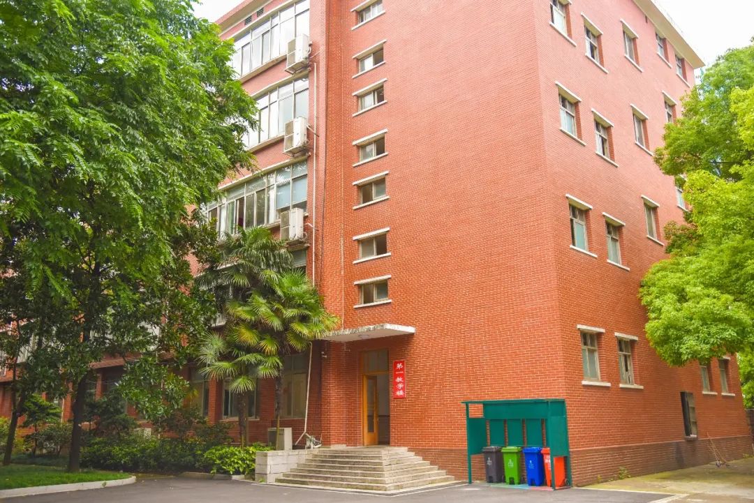 青年毛主席,榜首进一中!他曾就读的长沙市一中究竟有多牛?